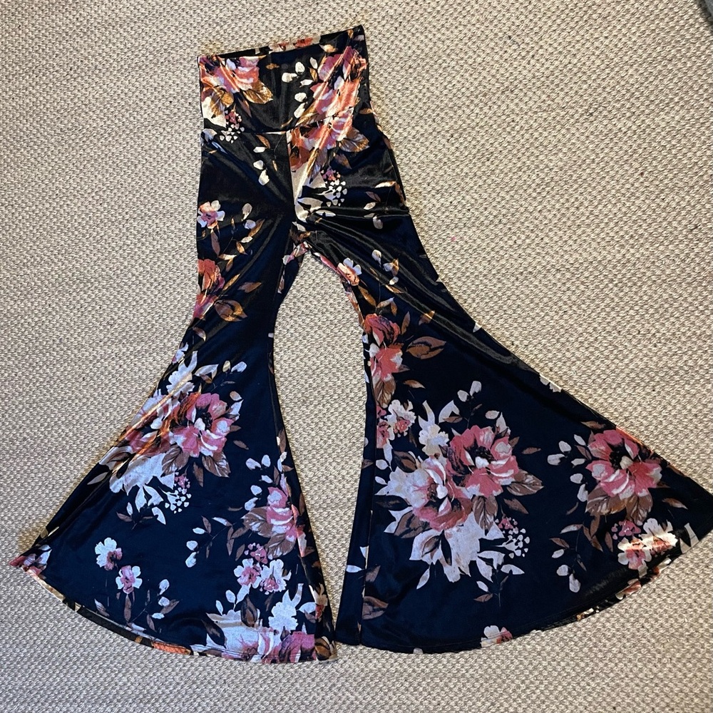 OPEN HANDS  Black Floral Velvet Bell Bottoms  Small NWT